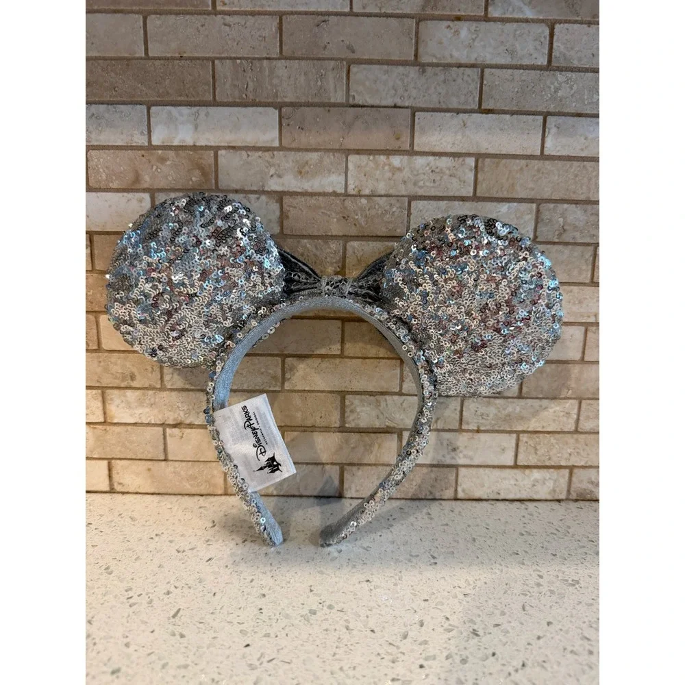 Disney Parks Minnie Mouse Headband All Over Sequins Bow Metallic Silver OSFM